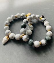 Load image into Gallery viewer, Calming howlite and eagle eye beaded bracelet set