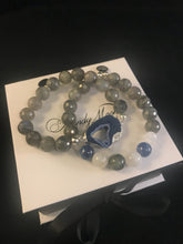Load image into Gallery viewer, Blue druzy and labradorite beaded bracelet set
